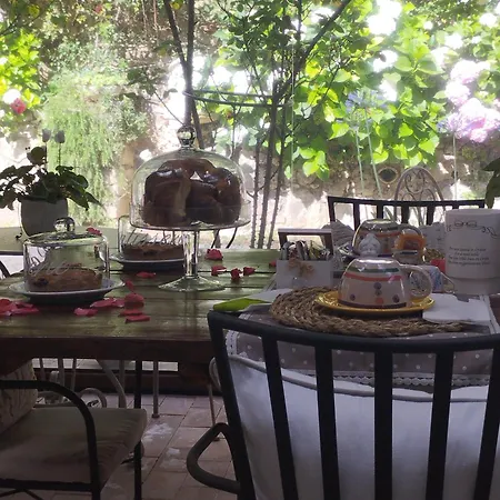 Petalo Rosso Bed & Breakfast *